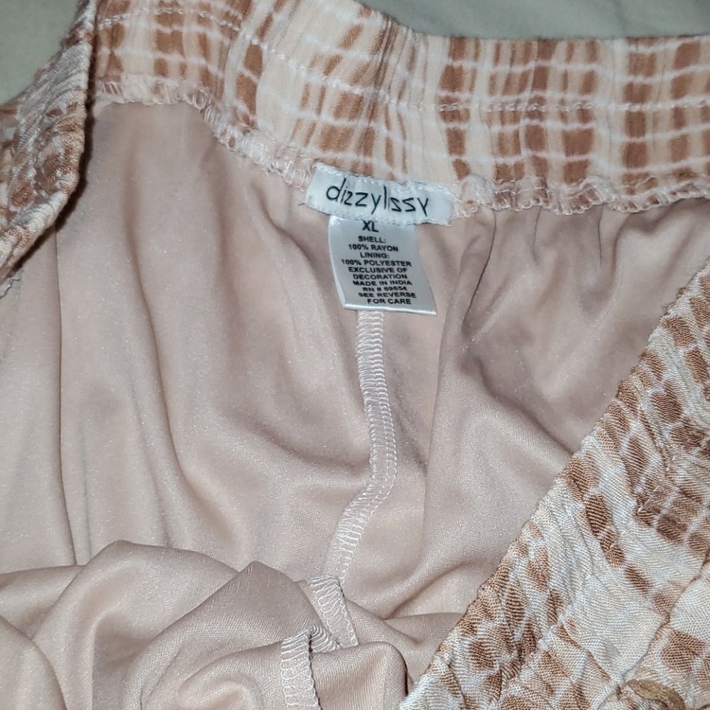 Shorts - Picture 3 of 4